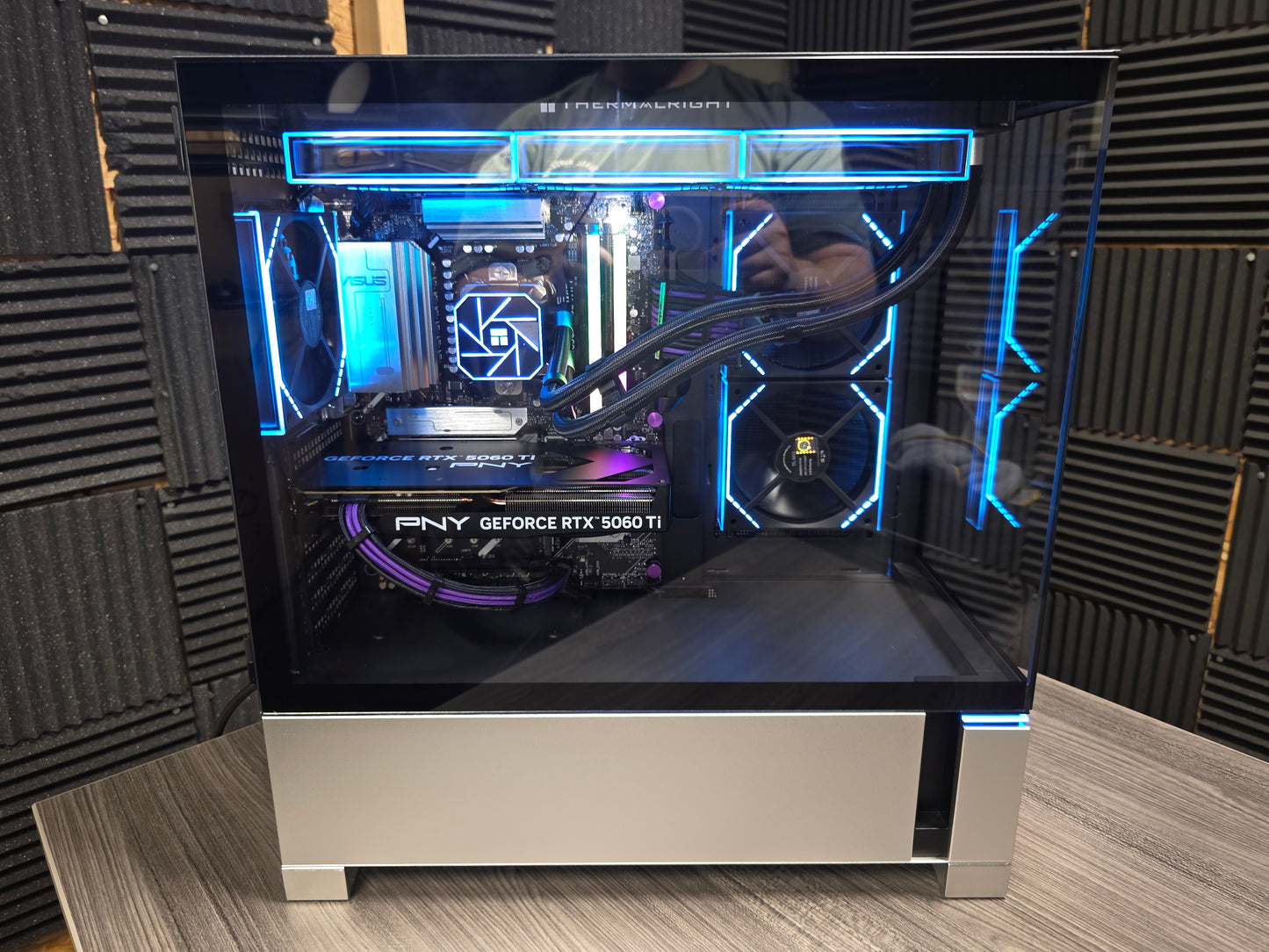 Spacious PC To Stash Stuff In