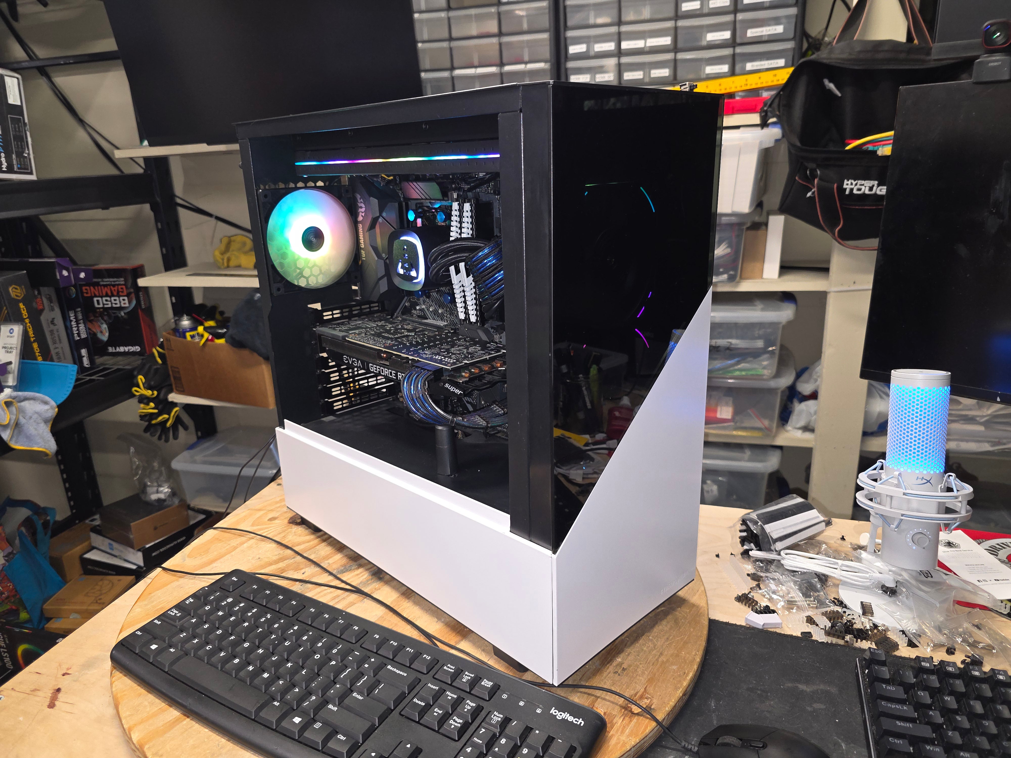 Upgrade-Friendly Black and White Gaming PC