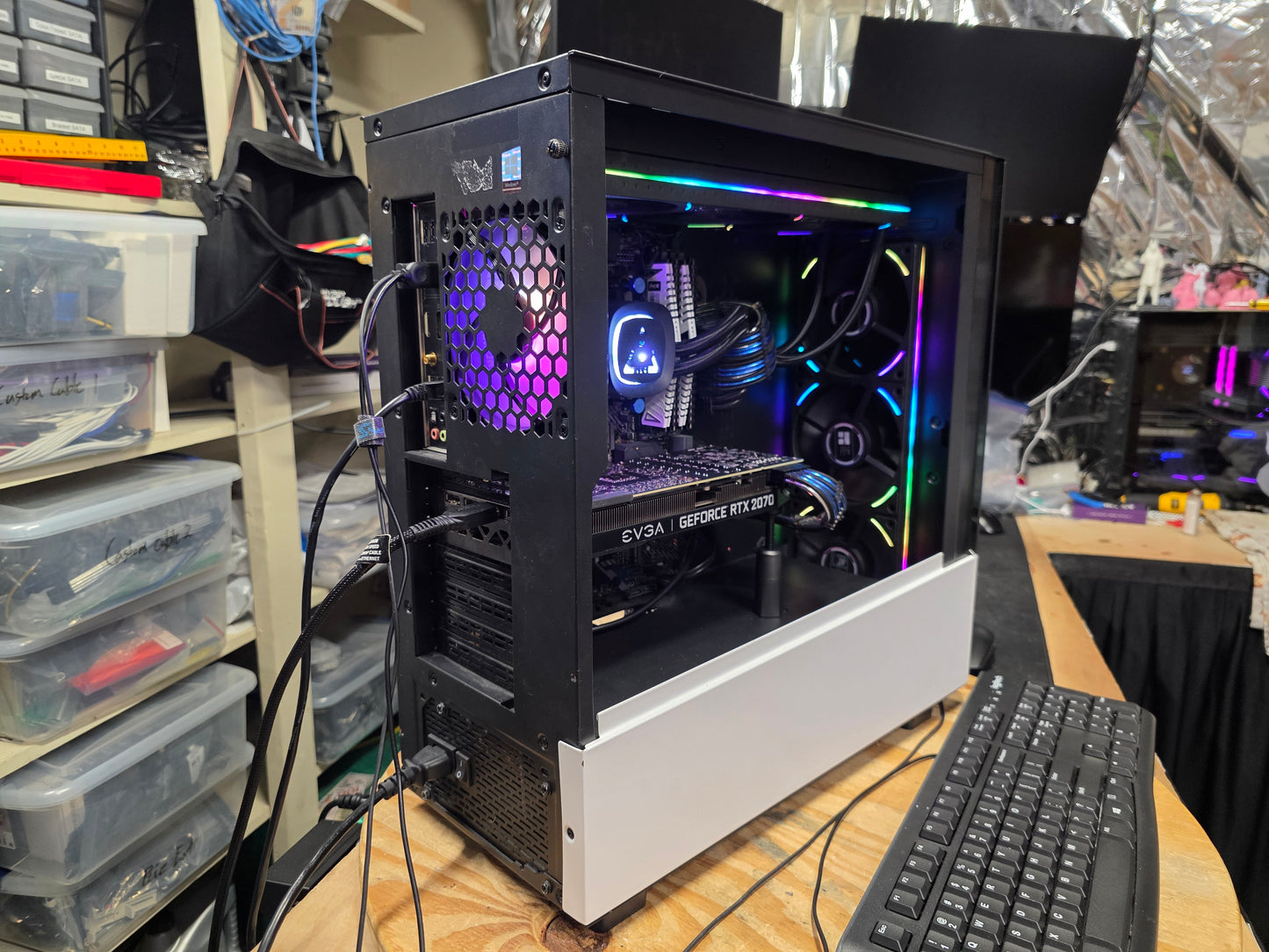 Upgrade-Friendly Black and White Gaming PC